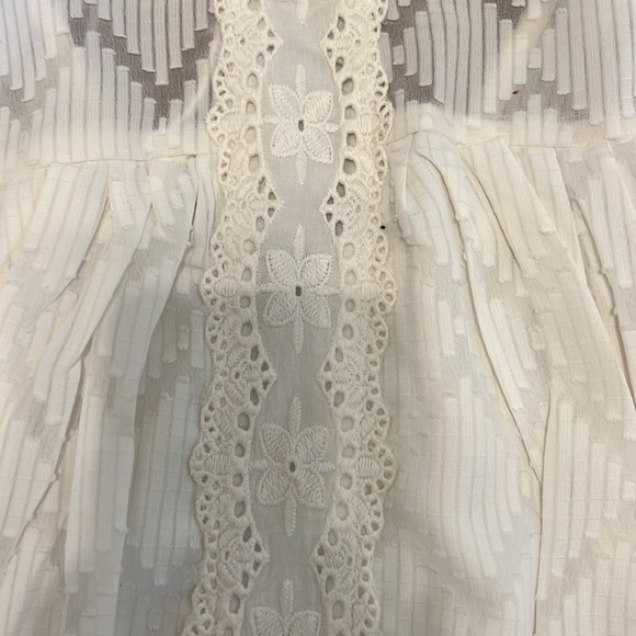 White Long Sleeve Ruffle Peasant Top sz M Anthropologie - Picture 2 of 4